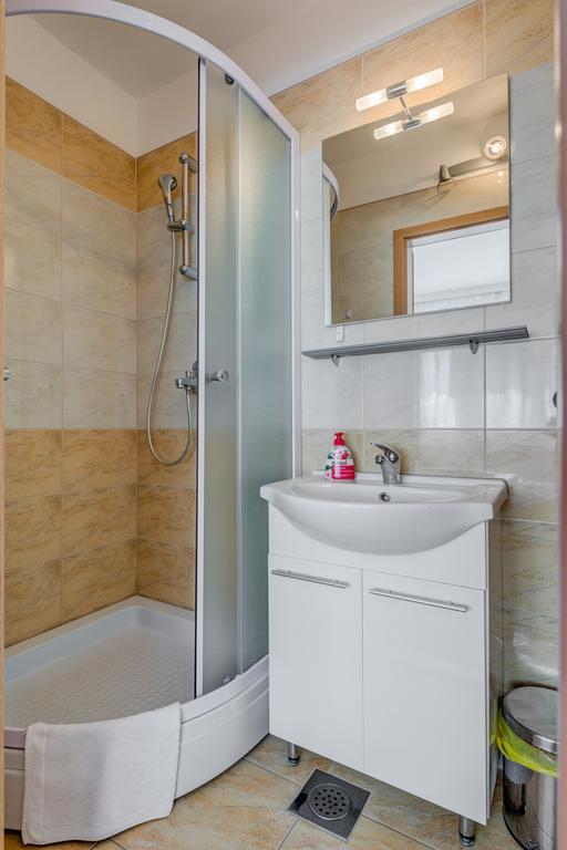 Rooms Alijev سبليت المظهر الخارجي الصورة